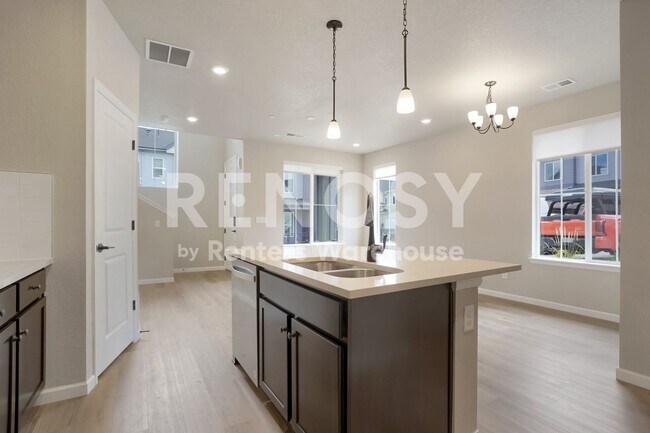 Building Photo - 421 Millwall Cir