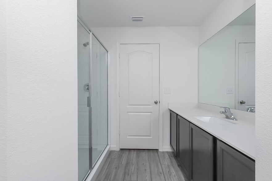 Building Photo - 8825 Southern Charm Cir