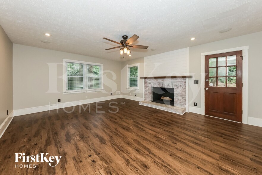 Building Photo - 2902 Moorings Pkwy SW