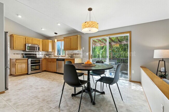 Building Photo - 3431 W 21st Ave