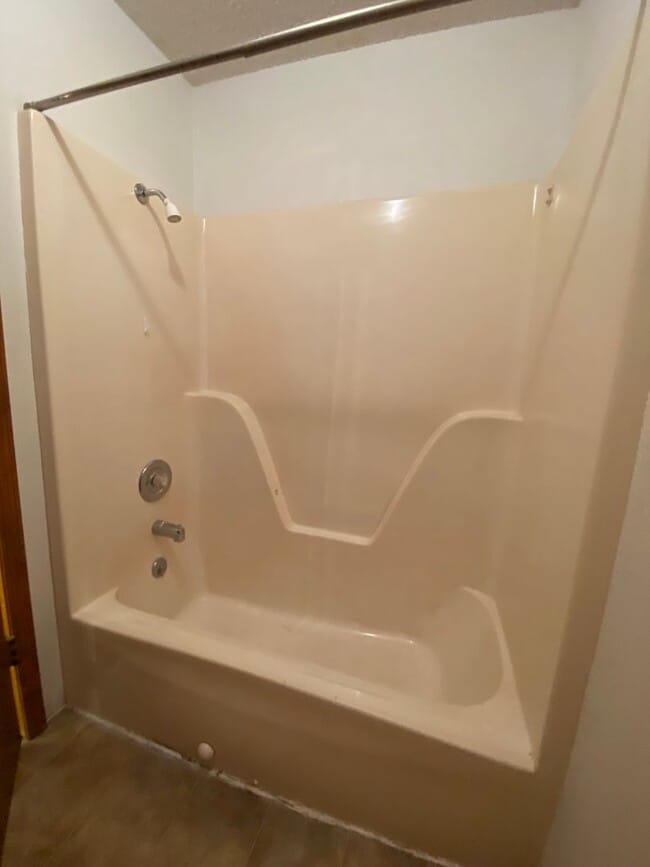 Building Photo - 2 Bedroom | 2 Bathroom | 2 Car Garage, 110...