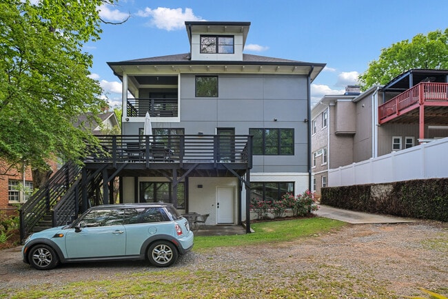 Building Photo - 634 Bonaventure Ave NE