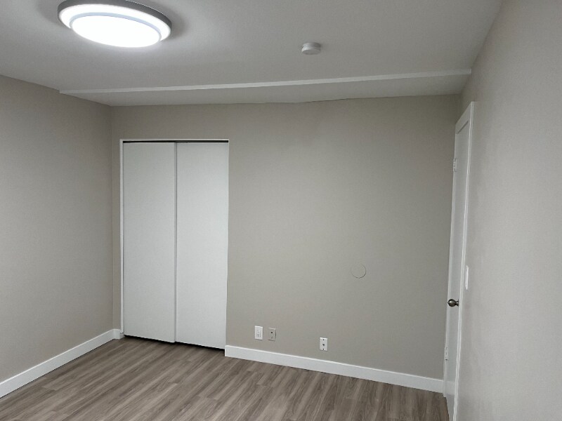 Building Photo - 4371 S Fairbourne Ave