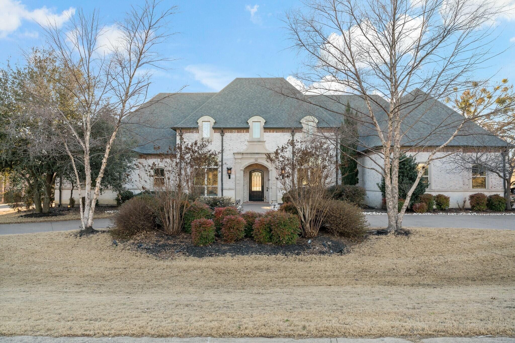 Building Photo - 931 Woodview Dr