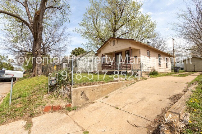 Building Photo - 1607 N Lewis Pl