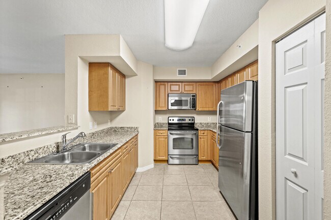 Building Photo - 6752 Heritage Grande