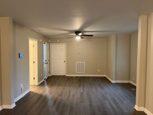 Building Photo - Downtown Duplex
