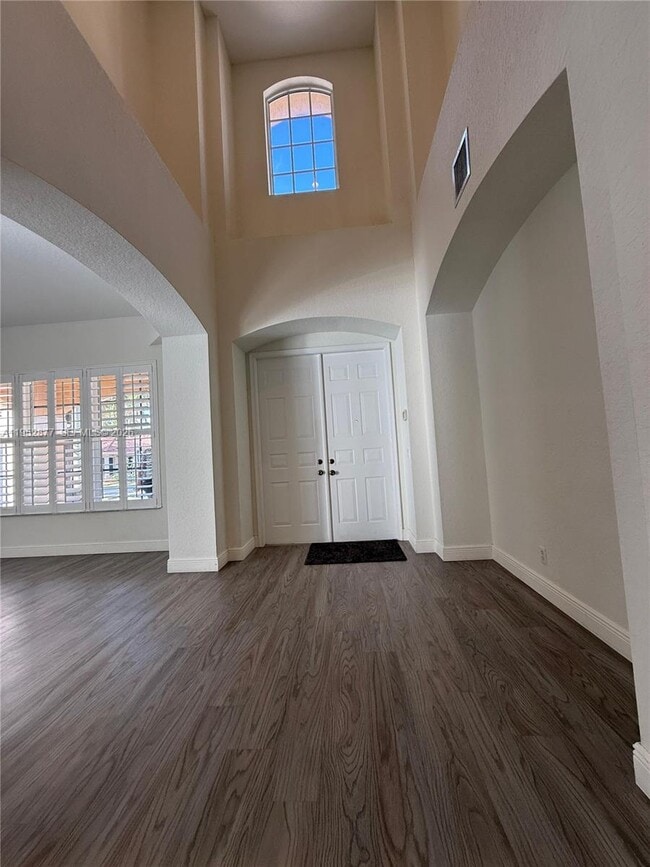 Building Photo - 1971 Harbor View Cir