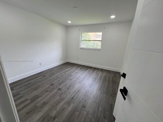 Building Photo - 4111 Stirling Rd