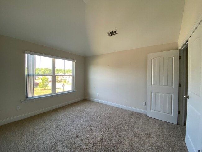 Building Photo - 5BR + # Full Bath Home in The Retreat at B...