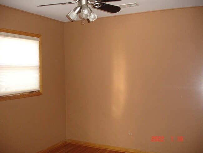 Building Photo - 7854 W Cahill Terrace