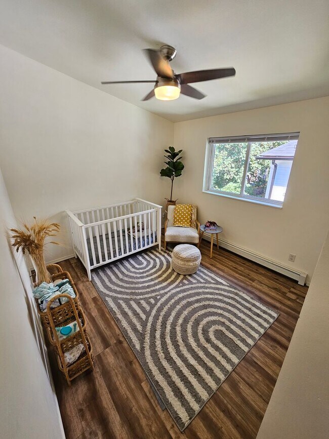 Building Photo - Sherwood Duplex and House