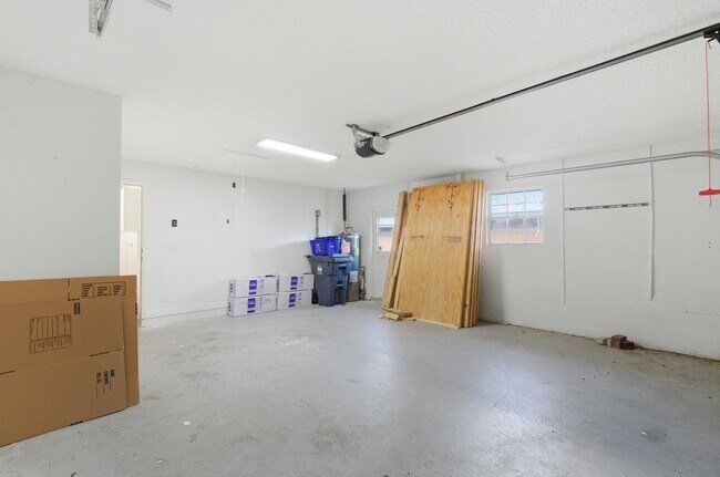 Building Photo - 2700 Yarmouth Dr