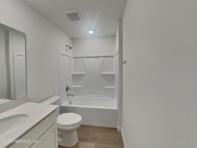 Building Photo - 654 Holly Lks Dr