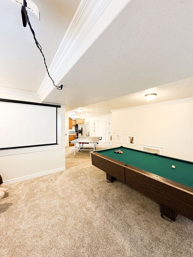 Building Photo - Beautiful Custom Home For Rent In Rexburg!