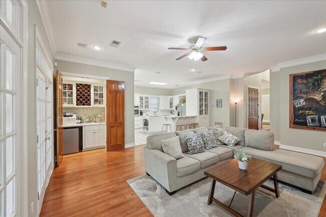 Building Photo - 4 Twin Cir Dr