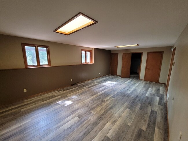 Building Photo - Wonderful Unfurnished 3 Bed 3 Bath Home ou...