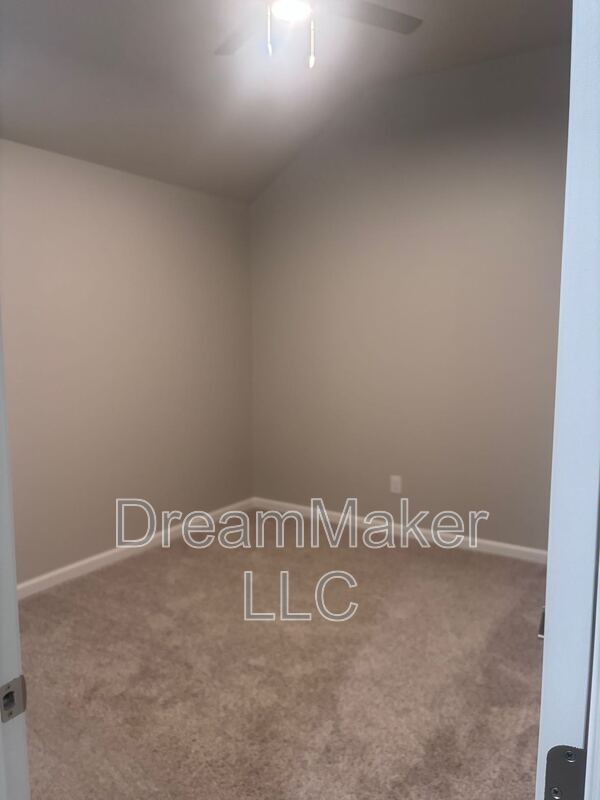 Building Photo - 3010 Hollow Crest Ln