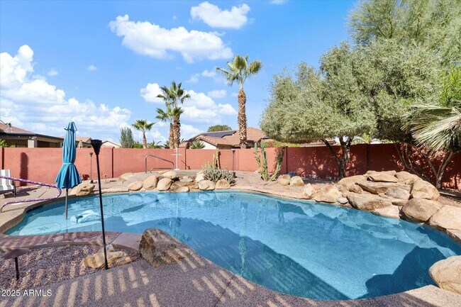 Building Photo - 10060 E Emerald Dr