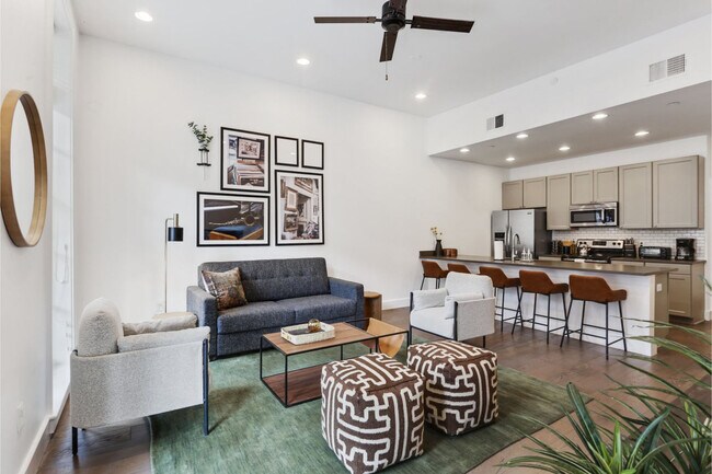 Primary Photo - 127 Carondelet St