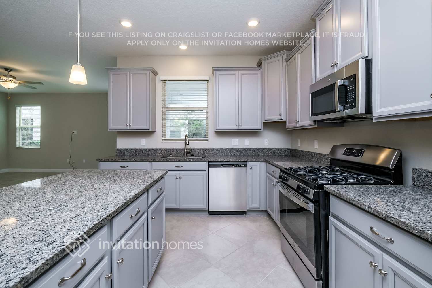 Building Photo - 2851 Coach Manors Way