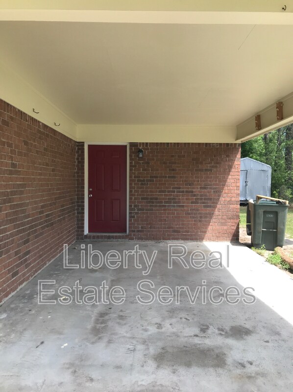 Building Photo - 454 Elm St