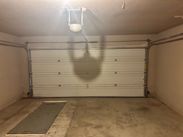 Building Photo - 2316 Golden Ln