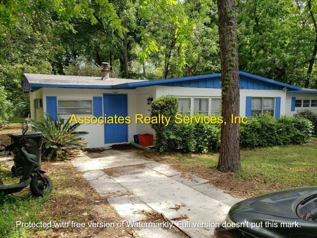 Building Photo - Spacious 4 Bedroom in Mason Manor