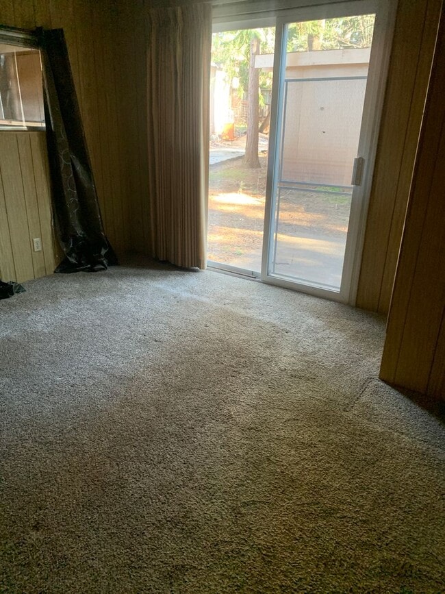 Building Photo - 2 Bedroom one bath Manufactured home on Cul De Sac