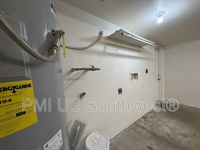 Building Photo - 2468 Pso Cisne