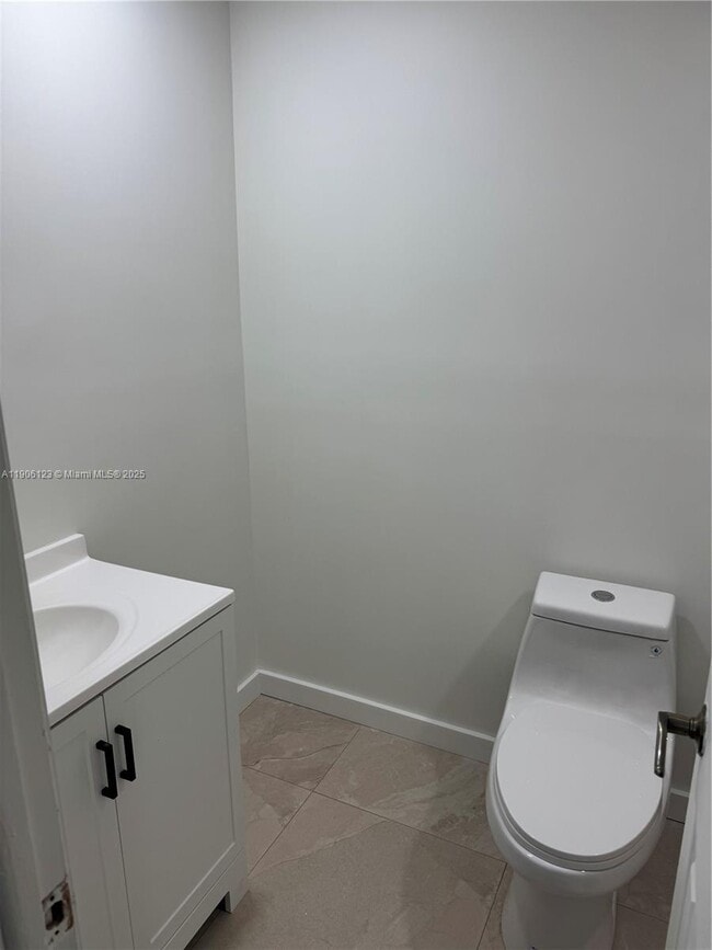 Building Photo - 3466 SW 112th Ave