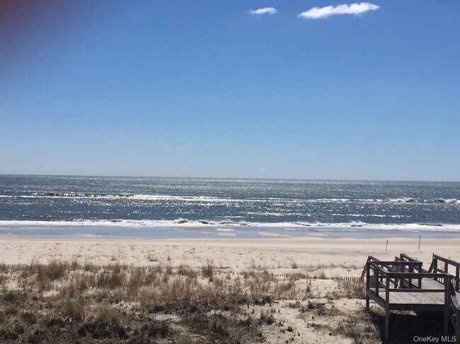 Building Photo - 939 Dune Rd