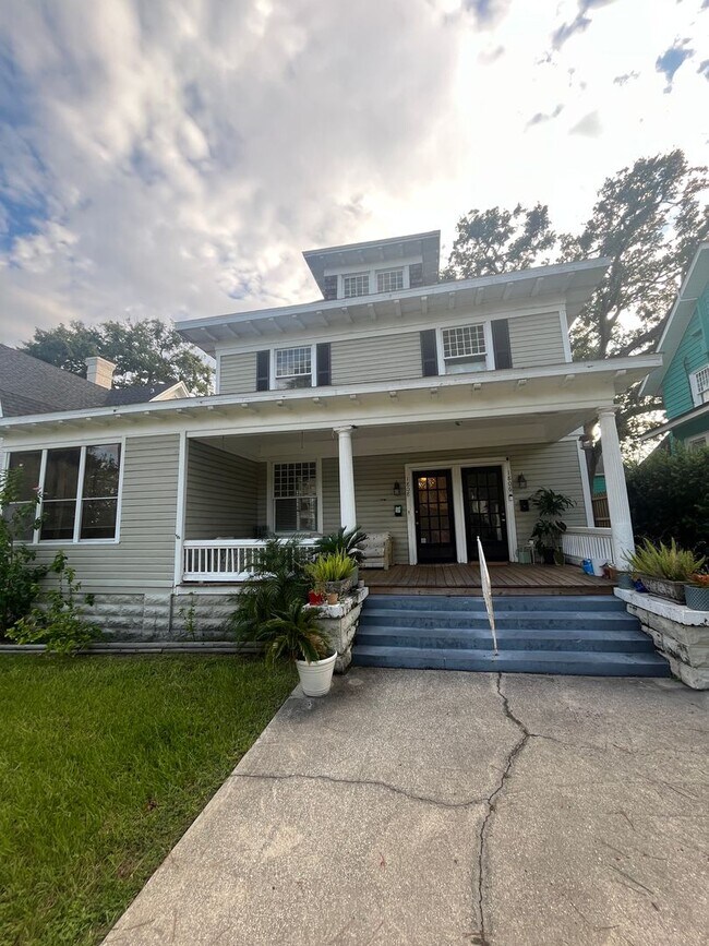 Building Photo - 1808 Bayard Pl