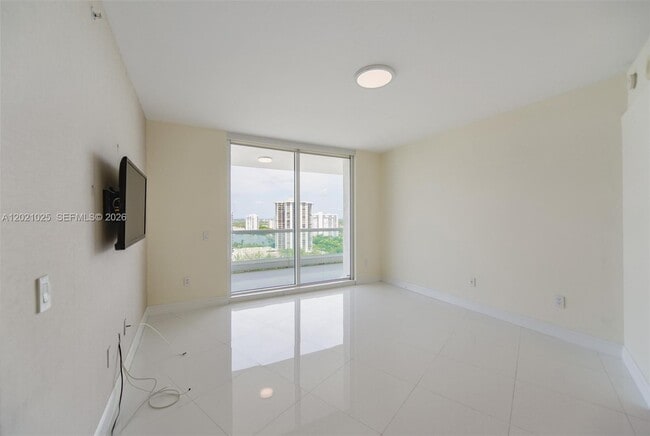 Building Photo - 6000 Island Blvd