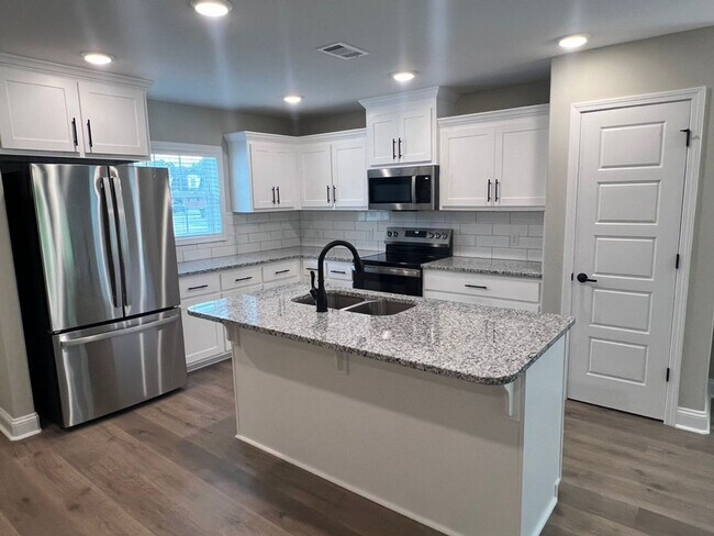 Building Photo - BRAND NEW! 3BR/2BA Duplex for Rent