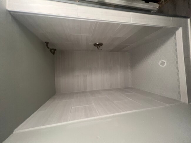 Building Photo - 1600 Lincoln St