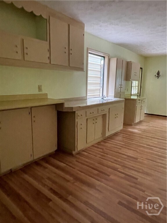 Building Photo - 170 Longview Dr