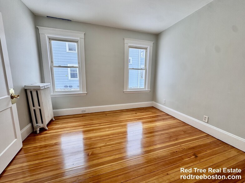 Building Photo - 129 Redlands Rd