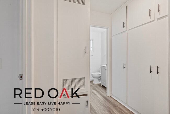 Building Photo - Breathtaking One Bedroom with Stainless St...