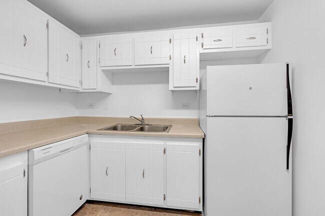 Building Photo - 700 Perrie Dr