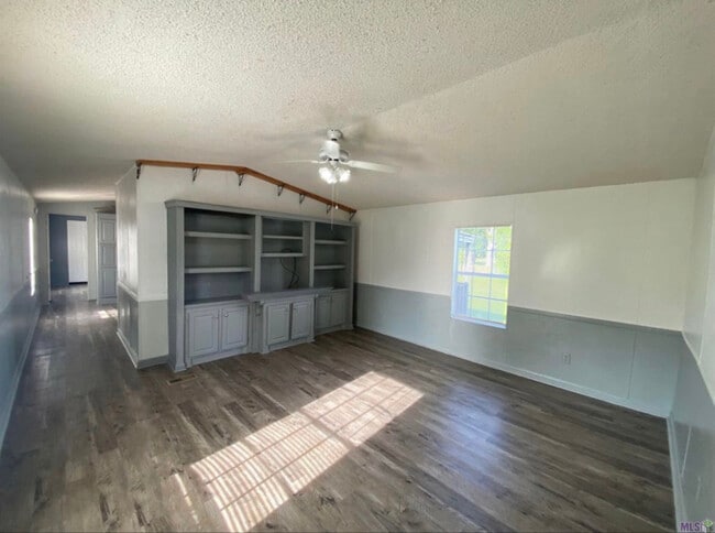 Building Photo - 26770 Kelli Dr