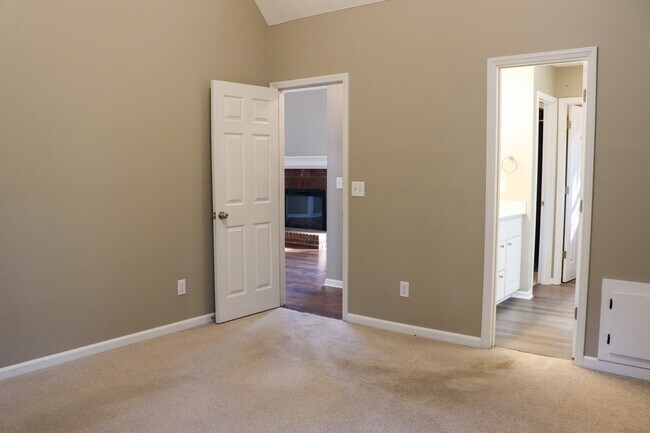 Building Photo - 38 White Heron Ct