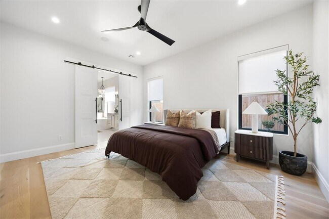 Building Photo - 1129 NW 42nd St