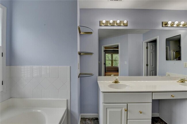 Building Photo - 2455 Kirkstone Dr