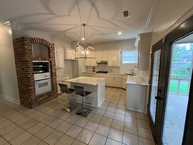 Building Photo - 633 Wendover Way