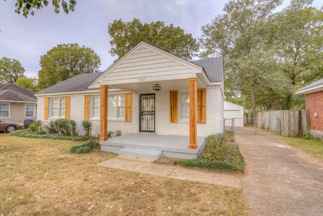 Building Photo - Charming 3-Bedroom Home with Modern Upgrades and Spacious Backyard in a Peaceful Neighborhood