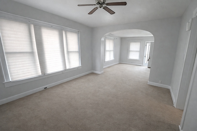 Building Photo - 1405 N Mount Street