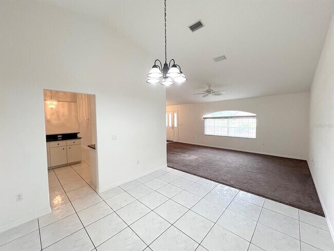 Building Photo - 106 Point of Woods Dr