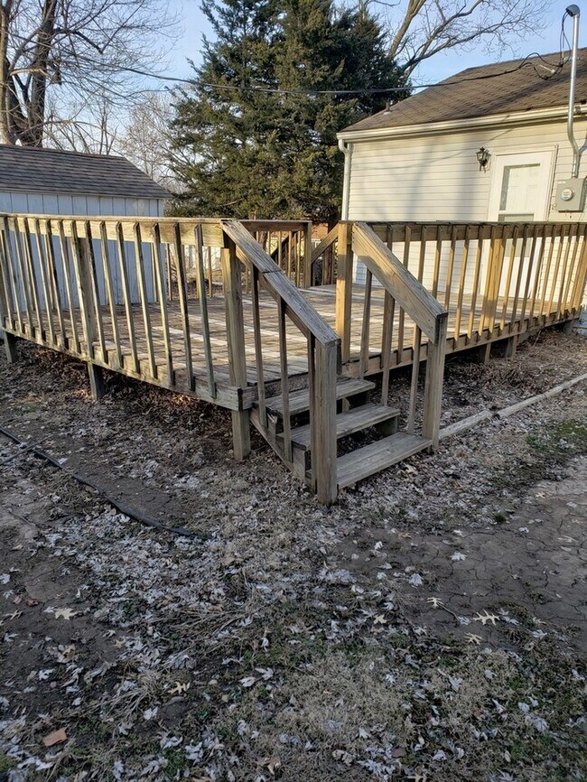 Building Photo - Nice 4 Bed 1.5 Bath Home in KCMO-Available in DECEMBER!!