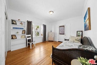 Building Photo - 2005 Beachwood Dr